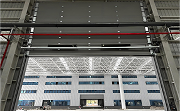 阿拉山口工业提升门