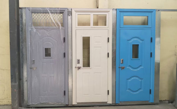 阿拉山口学校教室门