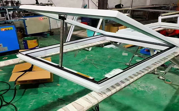 某地下车库出入口阿拉山口排烟窗配置工程