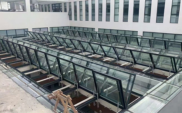 百安科技有限公司近期阿拉山口排烟窗项目案例分享 百安科技有限公司近期阿拉山口排烟窗项目案例分享