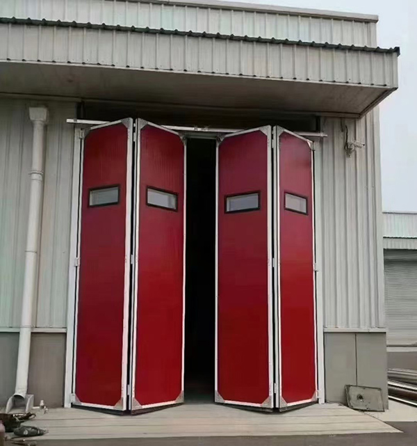 阿拉山口工业折叠门在大型装配车间出入口的应用实例