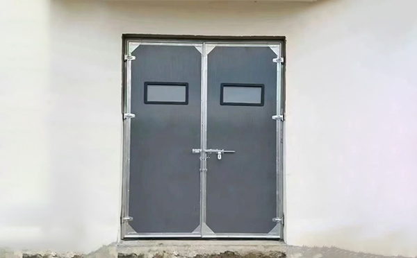 阿拉山口工业门在高温作业区域的运行表现