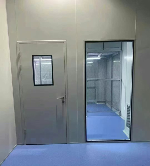 学校教学楼完成阿拉山口防火门标准化安装